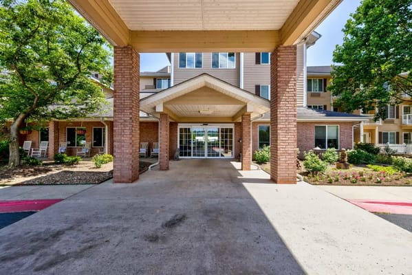 Entrance of Morada Fort Smith with landscaped area