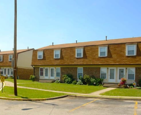 Exterior view of Oakwood Terrace Apartments