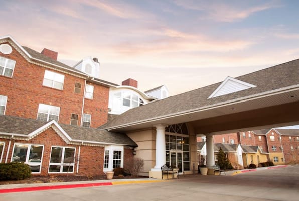 Entrance view of Savannah Pines Retirement Community