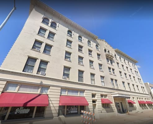 The exterior of The Kensington Beatrice senior living facility