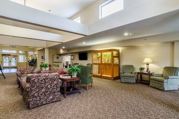 Bright and welcoming common area with comfortable seating