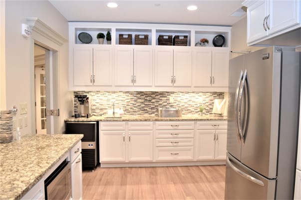 Bright, modern kitchen in an assisted living facility