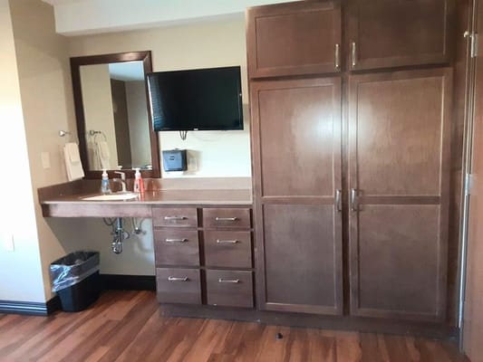 Jefferson City Manor