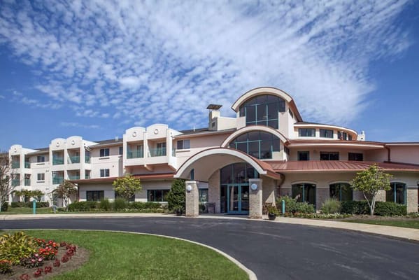 Exterior view of Delmar Gardens of Green Valley facility