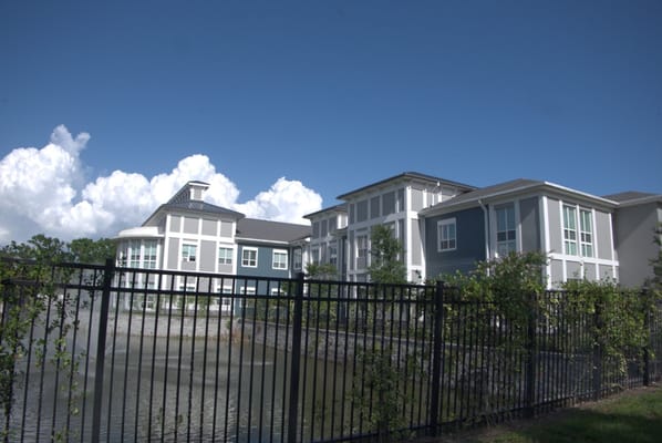 Exterior view of the Meridian at Brandon facility