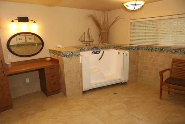 Accessible bath area with modern amenities