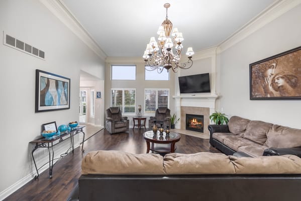 Bright and inviting common area with comfortable seating