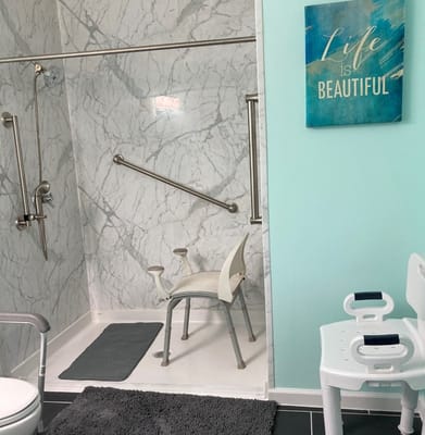 Accessible shower room with safety features