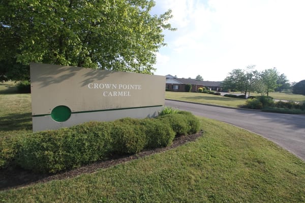 Entrance sign of CrownPointe of Carmel