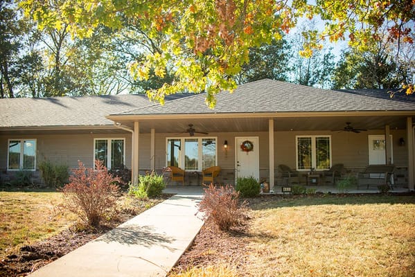 Exterior view of Lake George Senior Living facility