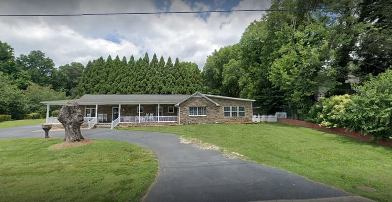 Exterior view of an assisted living facility