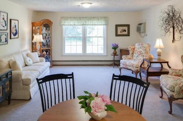 Cozy and inviting common area with comfortable seating