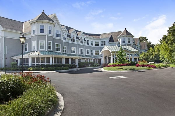 Exterior view of the Sunrise of Naperville facility