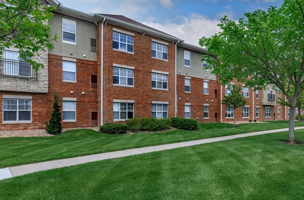 The exterior view of The Gardens at Creekside