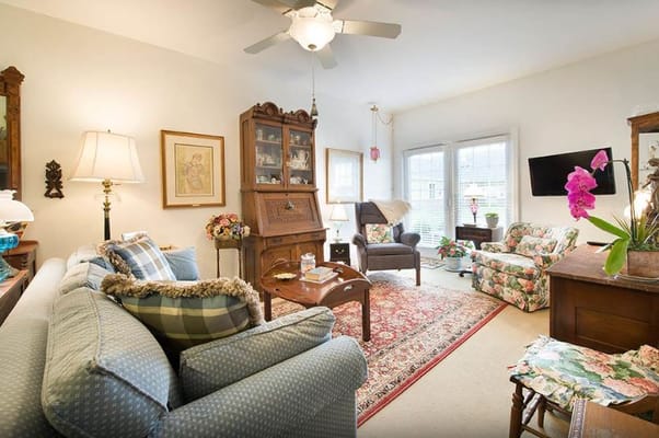 Cozy living room in a senior care facility