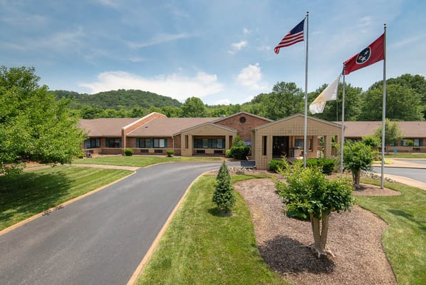 Exterior view of Life Care Center of Red Bank facility