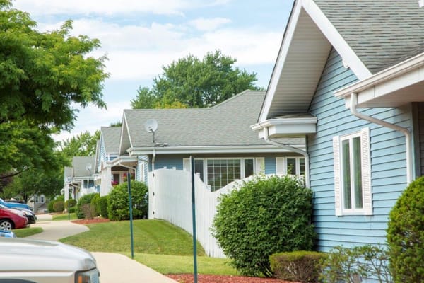 Row of residential cottages at Harbor House Memory Care