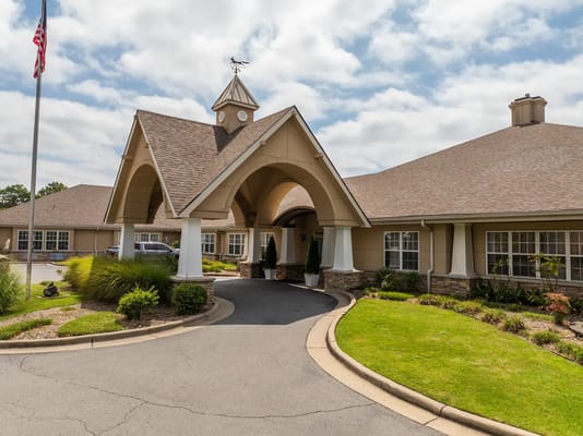 Exterior view of the Fox Ridge Luxury Senior Living entrance