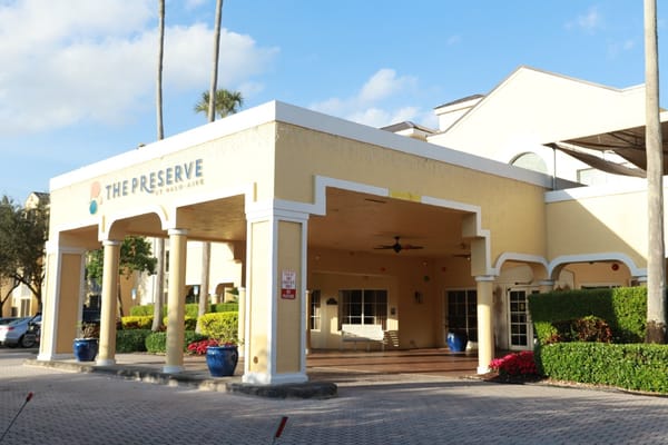 Building exterior of The Preserve at Palm-Aire facility