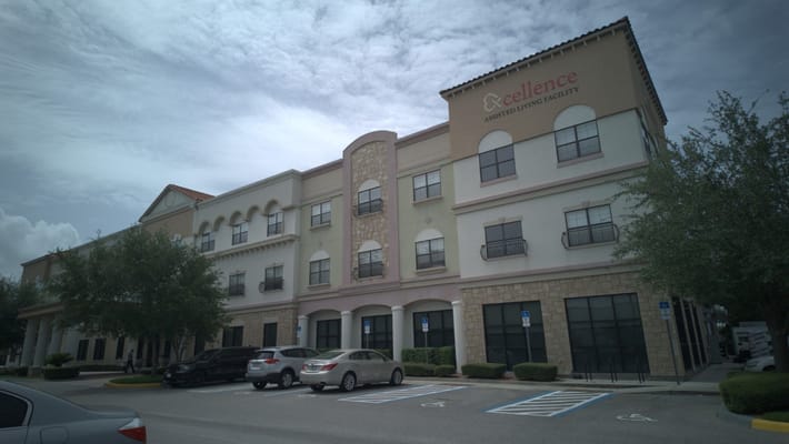 Exterior view of Excellence Senior Living Facility in Orlando, FL.