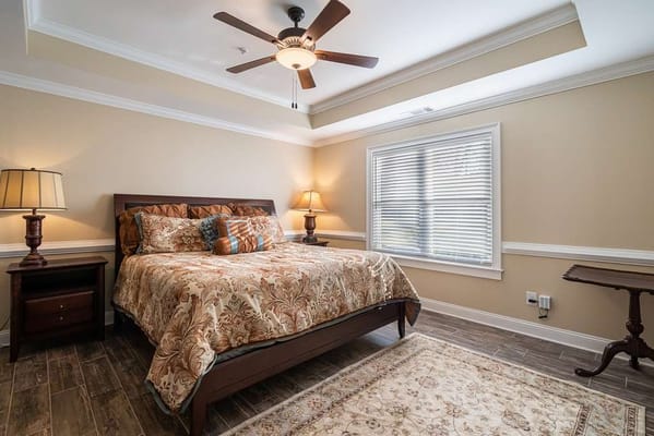 Cozy private resident room with a queen bed