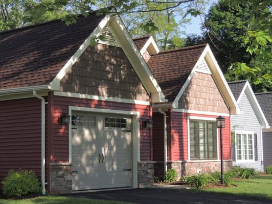 Exterior view of cottages at Cottages on the Pond