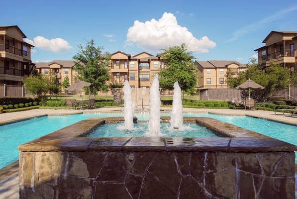 Scenic view of the outdoor pool with fountain