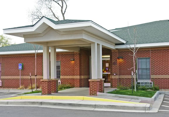 Front entrance of Peaks Care Center