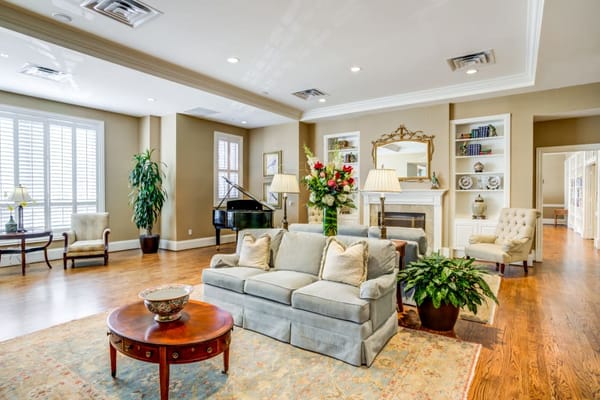 Cozy common area with seating and piano