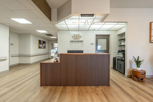 Welcoming reception area of Lincolnshire Health Care Center