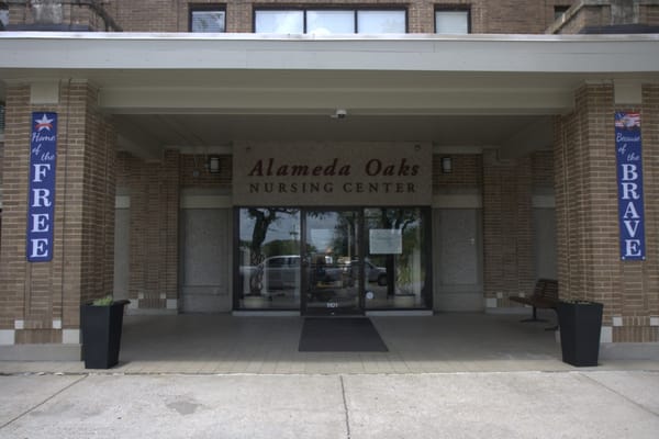 Front entrance of Alameda Oaks Nursing Center