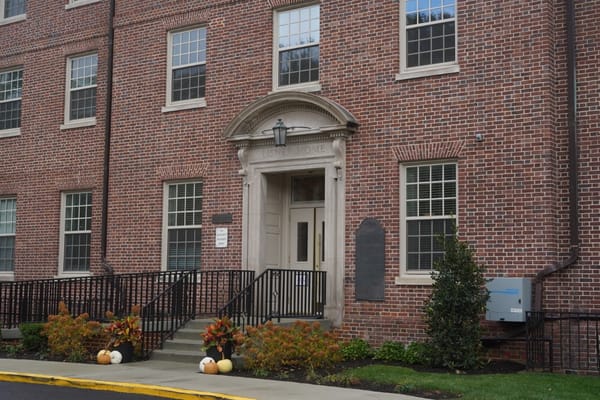 Building exterior of the Lisner-Louise-Dickson-Hurt Home