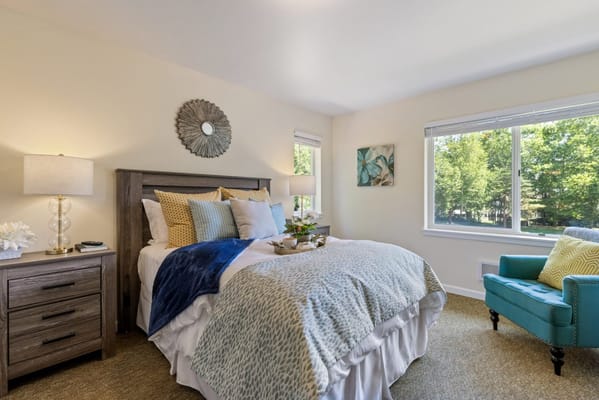 Cozy and well-decorated private resident room