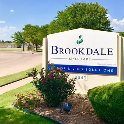 Signage for Brookdale Sikes Lake facility