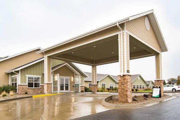 Front entrance of Edgewood Pierre senior living facility