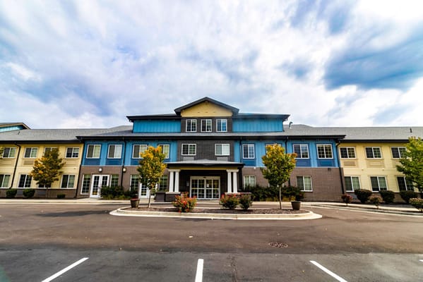 Exterior view of Independence Village of Carmel