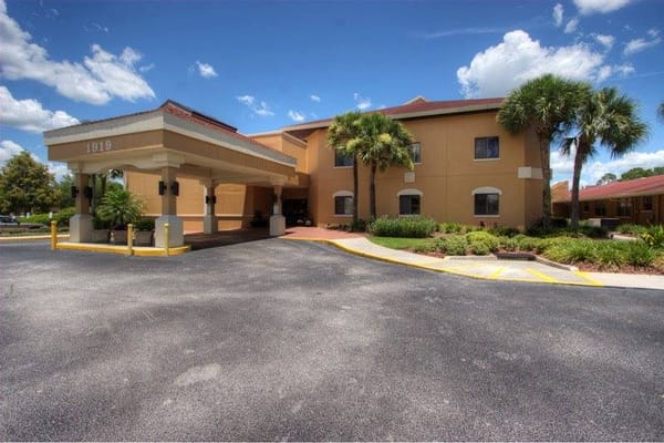 Front entrance of Lakeland Nursing and Rehabilitation Center