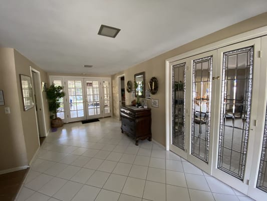 Interior common area with furniture and windows