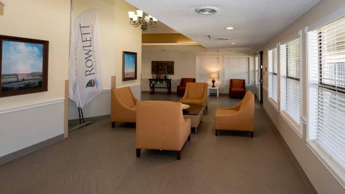 Common area with seating and decor