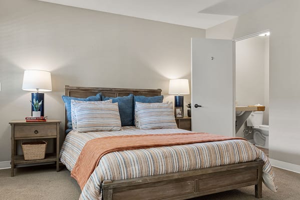 Cozy bedroom featuring a double bed and tasteful decor