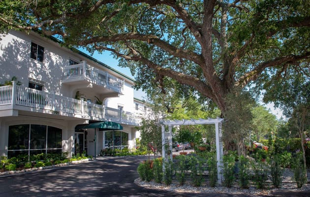 Exterior view of Alderman Oaks with landscaping