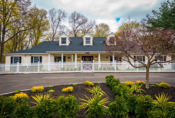Exterior view of Fox Trail Memory Care Living facility