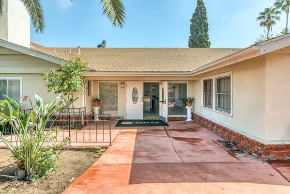 Exterior view of Leisure Vale Assisted Living facility