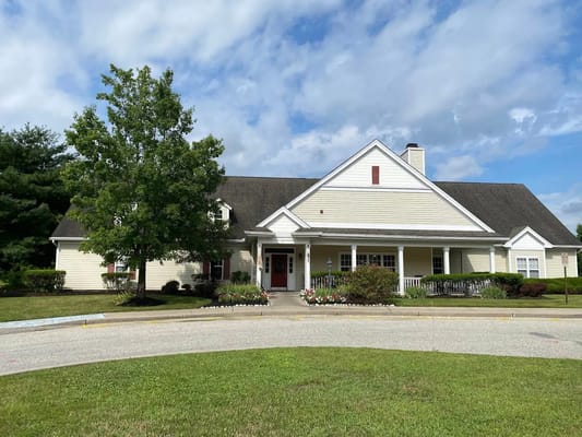 Exterior view of Tylers Mill Senior Living facility
