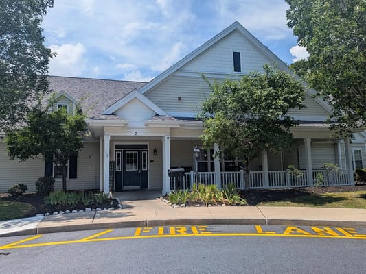 Exterior view of Tylers Mill Senior Living facility