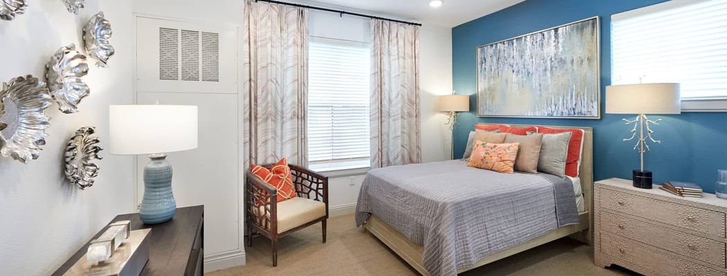 Cozy single resident room with modern decor