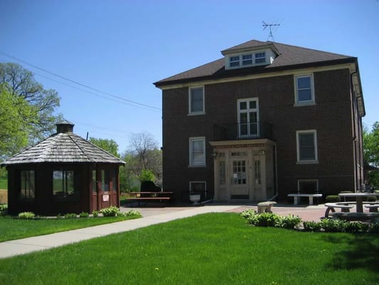 Exterior view of the Golden Nest Assisted Living facility