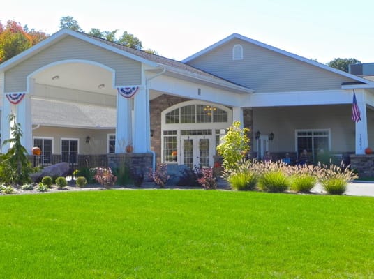 Exterior view of Lakeview Assisted Living facility