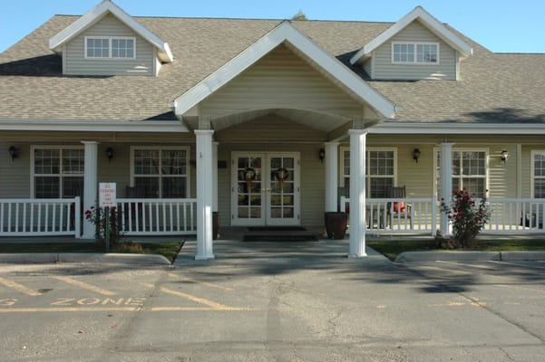 Front entrance of AVISTA Senior Living Nampa