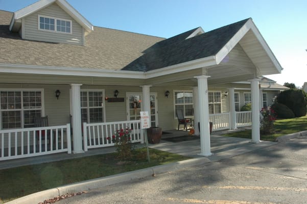 Exterior view of the entrance of AVISTA Senior Living Nampa